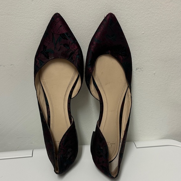Marc Fisher Shoes - Marc Fisher Black and Burgundy Flats Pre-Owned Size : 8